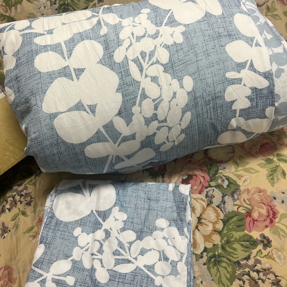 Twin comforter aria floral print reversible - Picture 3 of 13